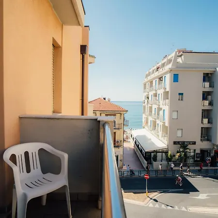 Corallo 3* Pietra Ligure