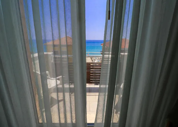 Corallo Otel Pietra Ligure